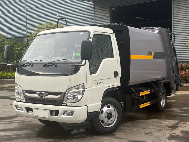 4方福田压缩式垃圾车
