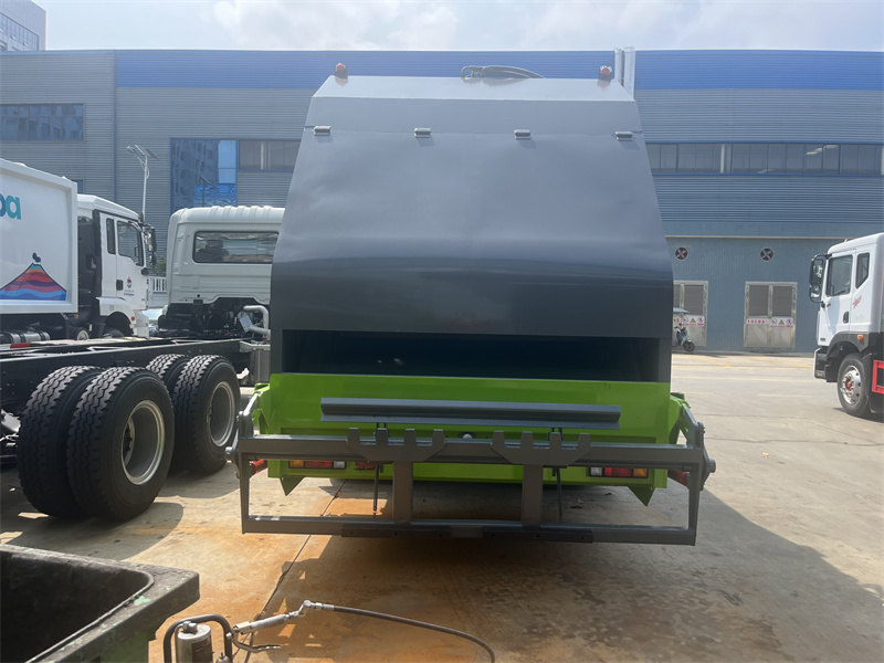 14方东风D9压缩式垃圾车